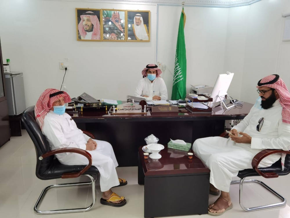 رئيس مجلس إدارة الجمعية التعاونية لمربي ومنتجي المواشي بالمنطقة يقوم بزيارة لفرع صندوق التنمية الزراعي
