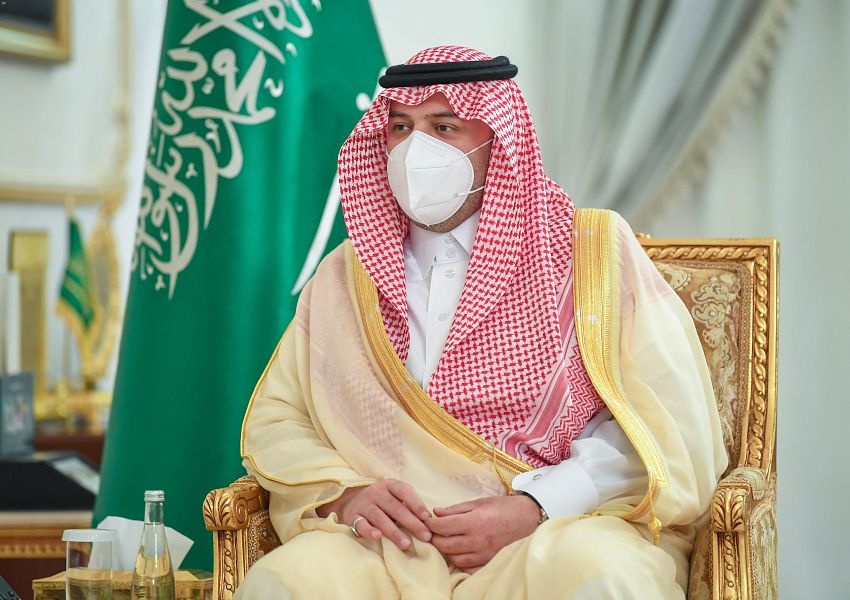 سمو أمير الحدود الشمالية يستقبل مدير فرع البيئة والمياه والزراعة بالمنطقة