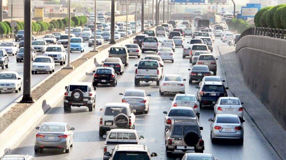 المرور: 7 أمور عليك القيام بها إذا انفجر الإطار أثناء القيادة