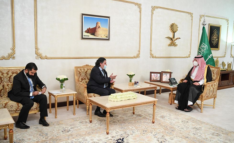 سمو أمير الحدود الشمالية يستقبل سفير باكستان لدى المملكة