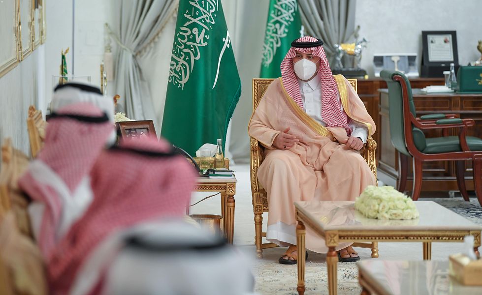 سمو أمير الحدود الشمالية يستقبل رئيس وأعضاء مجلس إدارة نادي التضامن برفحاء