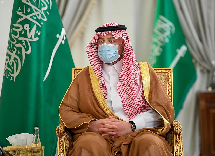 سمو أمير الحدود الشمالية يتسلم تقريرا عن الاستراتيجية العمرانية لأمانة المنطقة