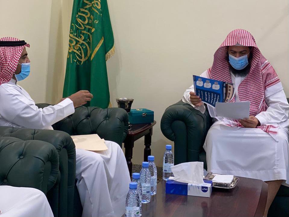 رئيس المحكمة العامة بعرعر يستقبل رئيس جمعية إسهام