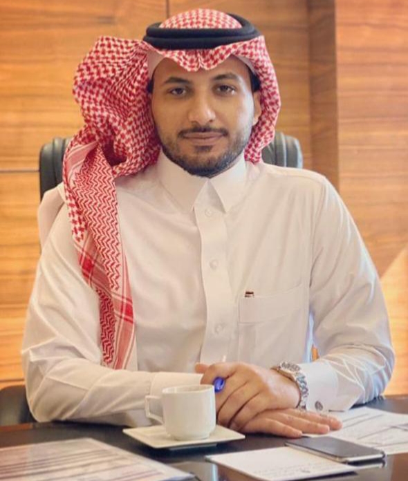 المحامي والمستشار القانوني : أحمد عويد العنزي يوضح (لعرعر اليوم) طريقة طلب تعويضات لمن تضررت مركبته من الحفريات