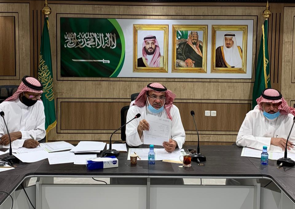 المجلس البلدي بعرعر يقر إنشاء عدد (3) ملاعب وتعديل ملاعب الأحياء إلى العشب الصناعي