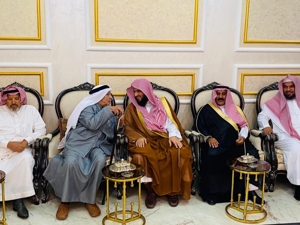 اللواء متقاعد : جزاء بن مرجي العنزي يقيم مأدبة عشاء للشيخ : معن السعدون (تغطية مصورة)