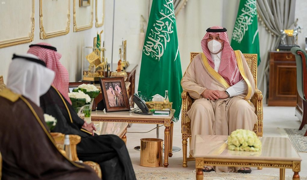 سمو أمير الحدود الشمالية يطلع على خطة شركة الكهرباء في تحسين الخدمات