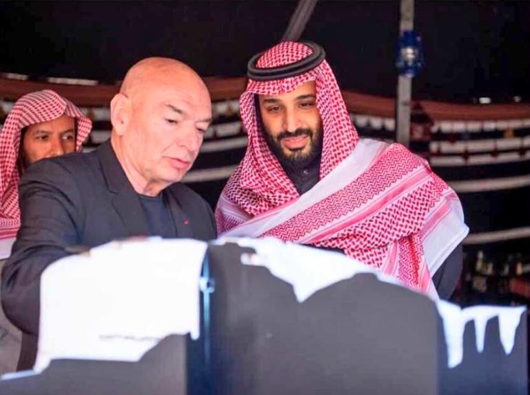 صورة.. ولي العهد يقف على تصاميم منتجع شرعان في العلا