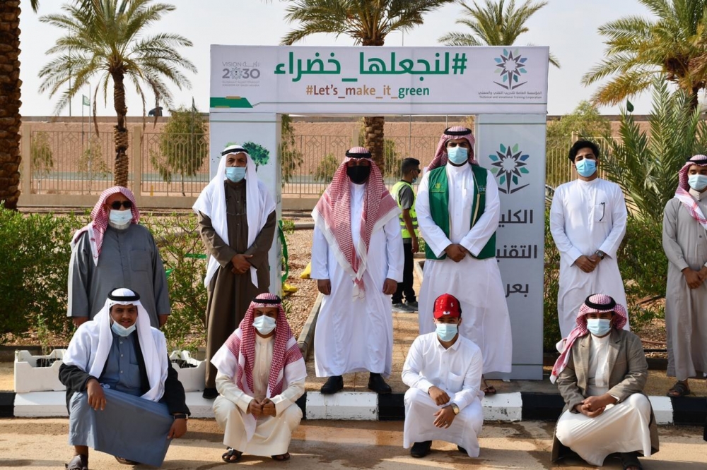 رابطة سدر عرعر البيئية تدشن ساحة السدر بكلية التقنية