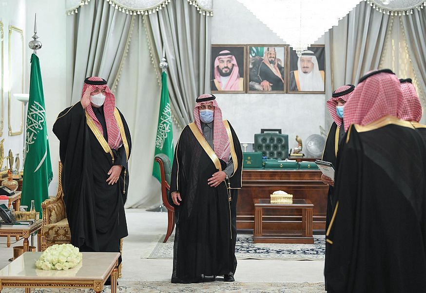 سمو أمير الحدود الشمالية يستقبل مدير مكافحة المخدرات بالمنطقة ومدراء المحافظات