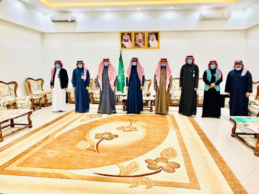 محافظ العويقيلة يستقبل أمين عام برنامج التوطين بالحدود الشمالية