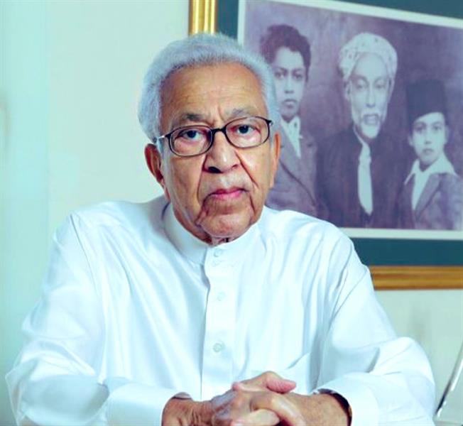 وفاة رجل الأعمال الشيخ حسين بكري قزاز