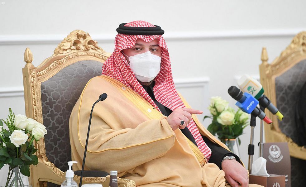 سمو أمير منطقة الحدود الشمالية يتفقد محافظة رفحاء