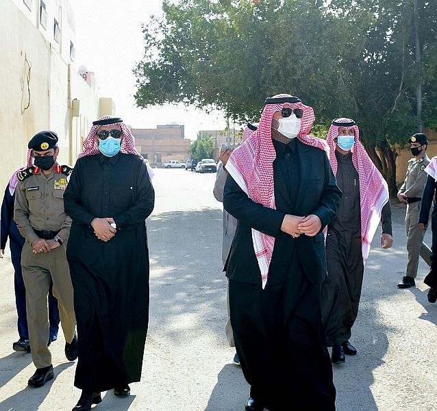 سمو أمير منطقة الحدود الشمالية يتفقد أحياء محافظة رفحاء