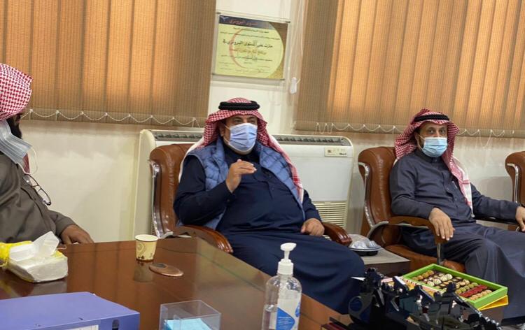 مدير الإشراف التربوي بتعليم الحدود الشمالية يتفقد مدارس قطاع رفحاء التعليمي