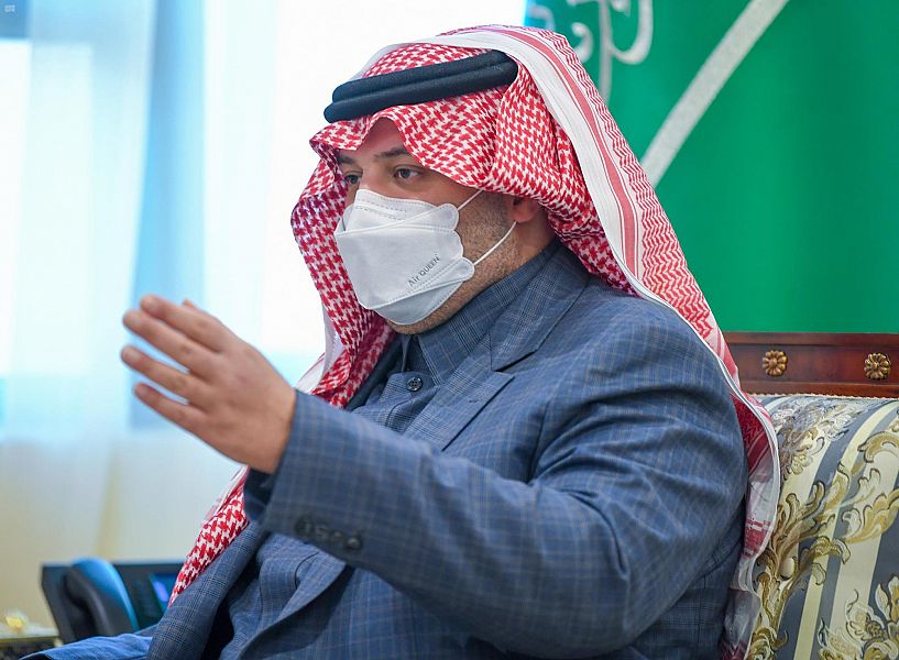 سمو أمير الحدود الشمالية يستقبل الفرق التطوعية بمحافظة رفحاء