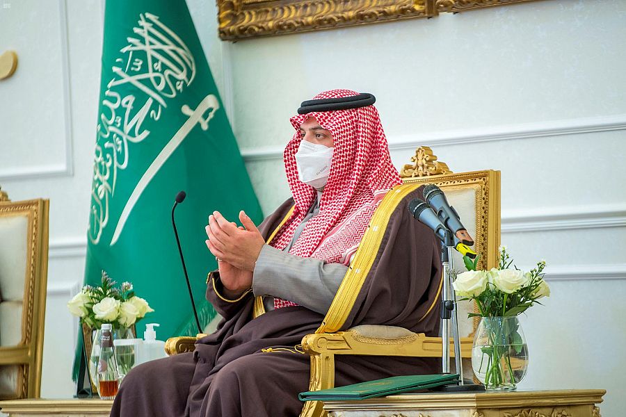 سمو أمير الحدود الشمالية يتفقد محافظة العويقيلة