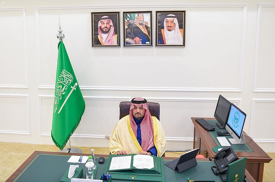 سمو أمير الحدود الشمالية يرأس عبر الاتصال المرئي اجتماع متابعة الالتزام بالإجراءات الاحترازية لفيروس كورونا