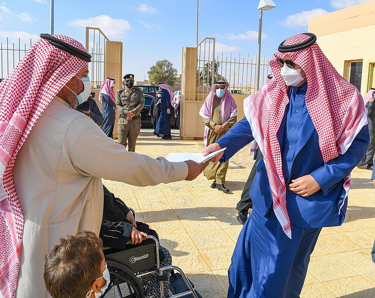 سمو أمير الحدود الشمالية يتفقد قرى الكاسب والثنيان وابن عايش بمحافظة العويقيلة