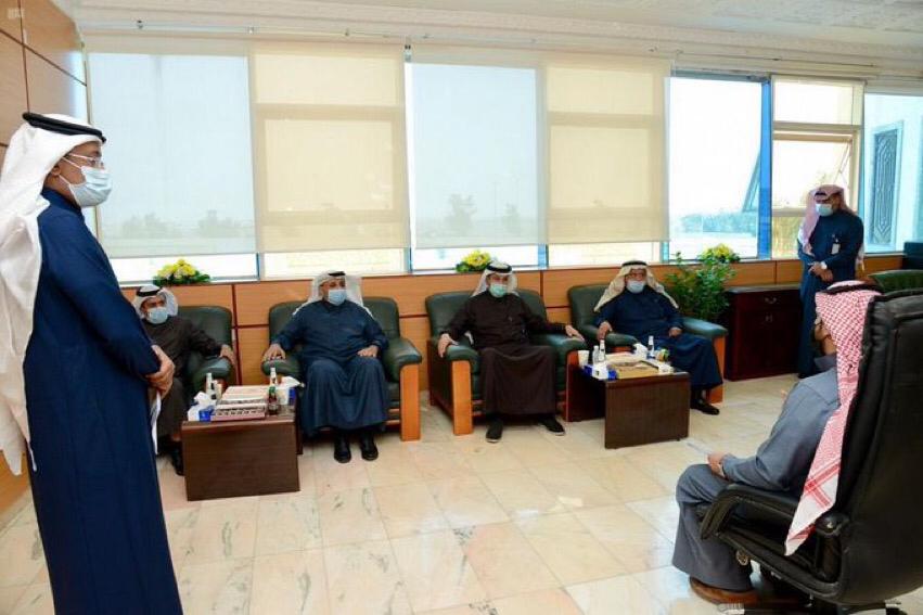 وزير النقل يلتقي بعدد من المواطنين بمنطقة الحدود الشمالية للاستماع إلى مرئياتهم وملاحظاتهم