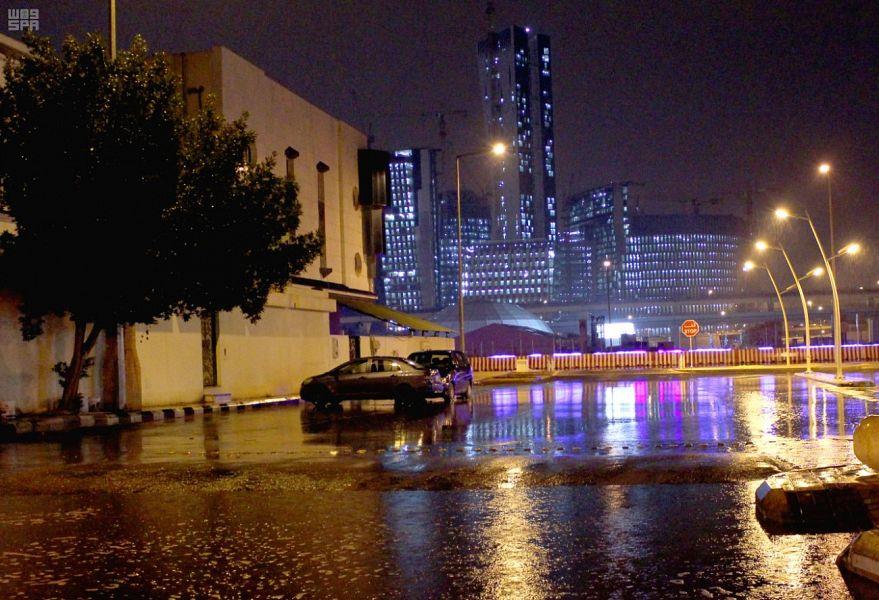 طقس اليوم الأحد: أمطار رعدية مصحوبة بنشاط في الرياح على معظم مناطق المملكة