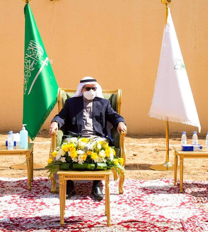 رئيس جامعة الحدود الشمالية يدشن مركز لقاحات كورونا (كوفيد 19) في الجامعة