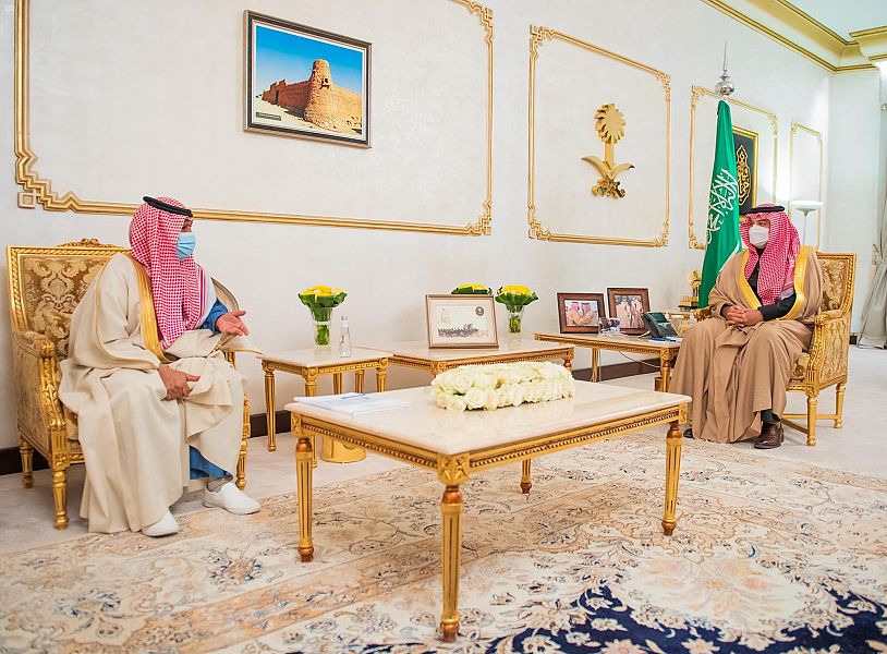 سمو أمير منطقة الحدود الشمالية يستقبل رئيس لجنة رعاية السجناء