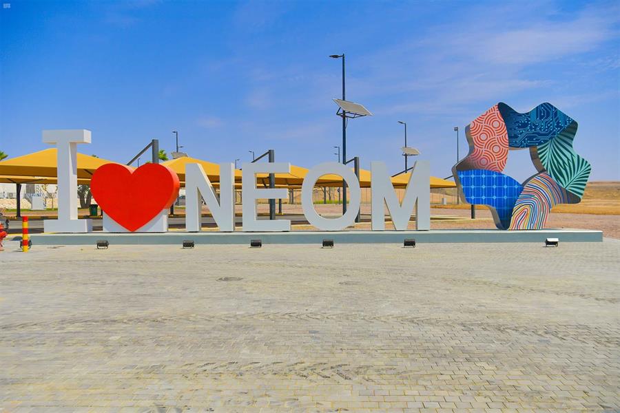 للموظفين والباحثين عن العمل..