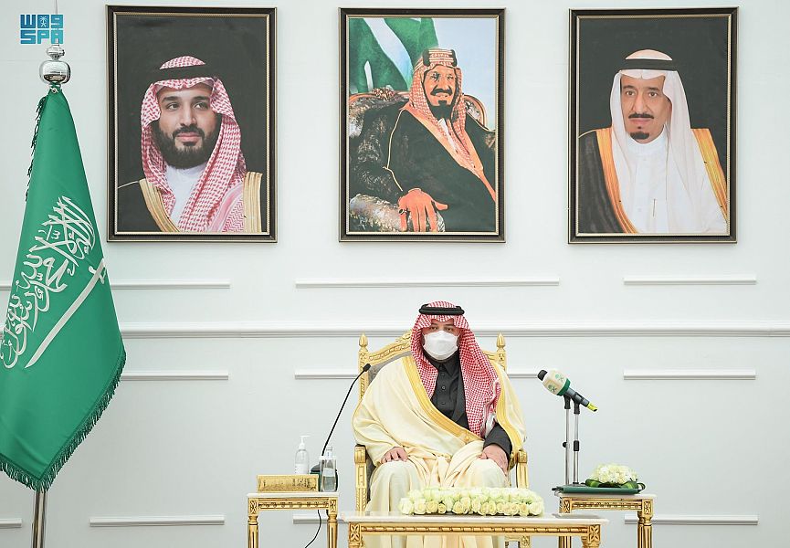 سمو أمير الحدود الشمالية يلتقي أهالي محافظة طريف