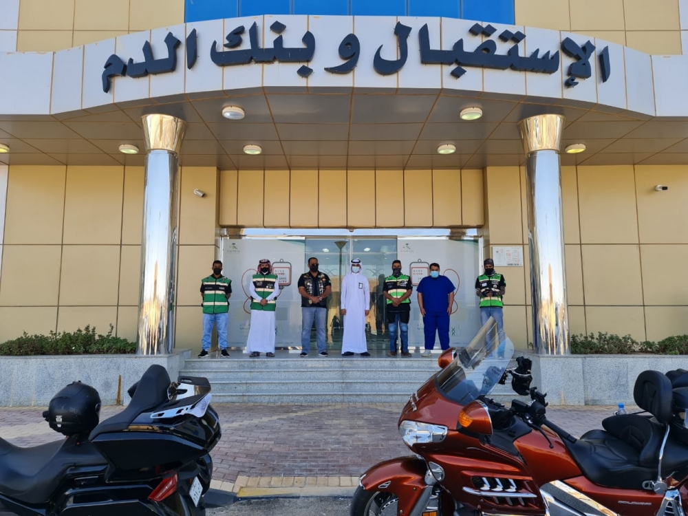 فريق (عرعر رايدرز) للدرجات النارية يقيم حملة للتبرع بالدم