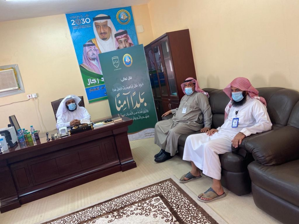 مدير عام فرع هيئة الأمر بالمعروف بالحدود الشمالية المكلف يقوم بجولة تفقدية على هيئة محافظة العويقيلة