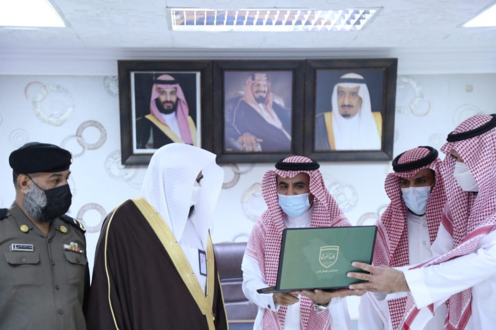 رئيس مركز أبانات بمنطقة القصيم يطلق الحملة التوعوية ( رب اجعل هذا البلد آمناً )