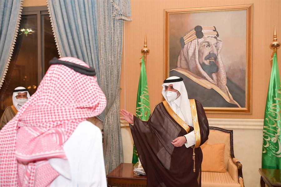 طلب تأجيل القصاص لبعد رمضان ليصوم الجاني .. قريب المتنازل عن قـاتل ابنه يروي تفاصيل عن الواقعة