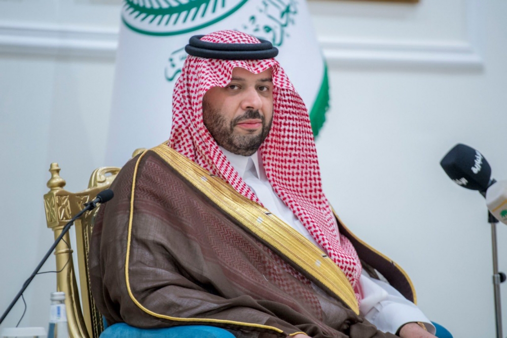 سمو أمير الحدود الشمالية يتابع العطل المفاجئ لانقطاع الكهرباء بمدينة عرعر