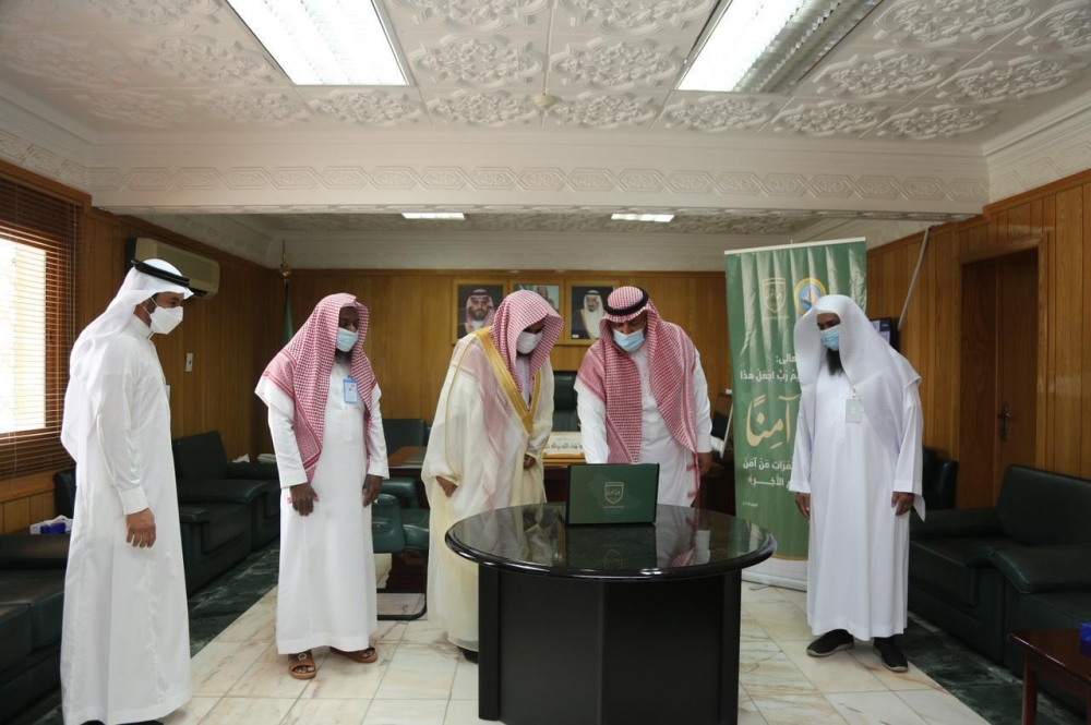 محافظ البدائع يُطلق الحملة التوعوية ( رب اجعل هذا البلد آمناً)