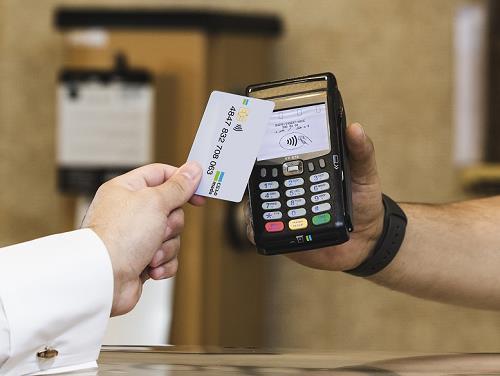 سكان المملكة أنفقوا أكثر من 9.1 مليار ريال في أسبوع .. منها 1.5 مليار على الأطعمة والمشروبات