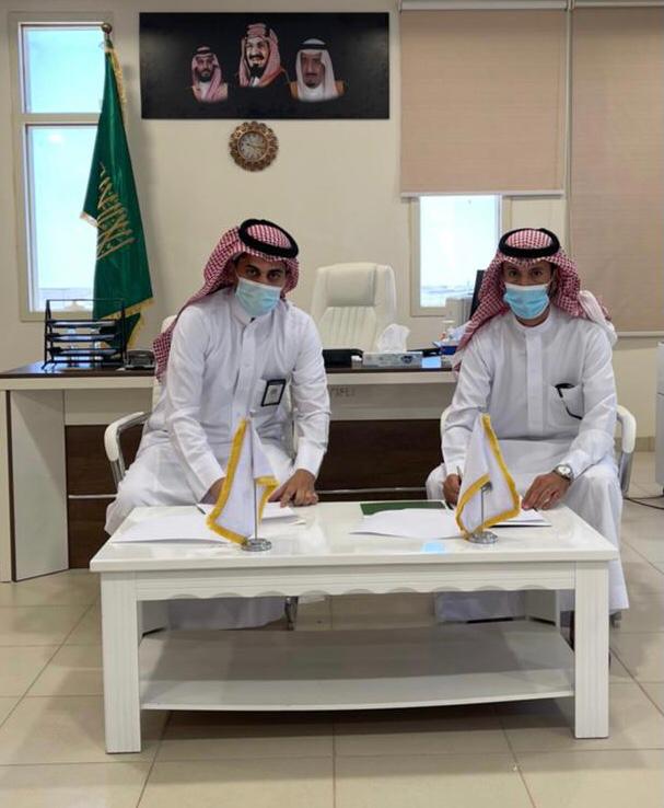 تاهيل عرعر يوقع اتفاقيه شراكة مجتمعيه مع جمعية المعاقين بطريف