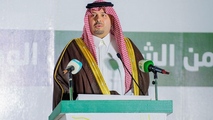 سمو أمير الحدود الشمالية يرعى حفل تخريج الدفعة الـ 14 من طلاب وطالبات جامعة الحدود الشمالية