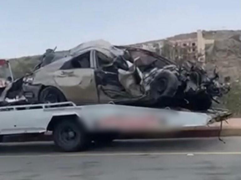 لحقت بهما بعد ساعات .. وفاة والدة الفتاتين المتوفاتين بحـادث مروري في بلجرشي