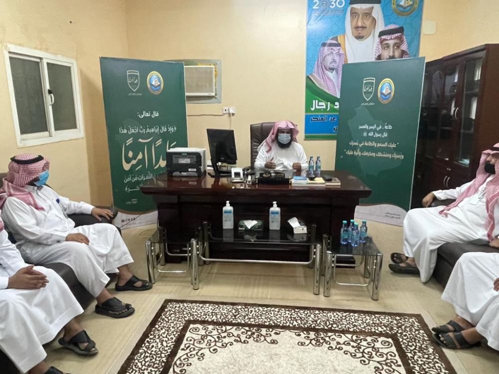 مدير فرع هيئة الأمر بالمعروف بمنطقة الحدود الشمالية يقوم بجولة تفقدية على هيئة العويقيلة