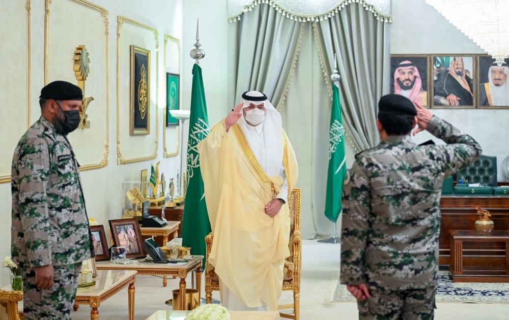 سمو أمير الحدود الشمالية يتسلّم تقرير إدارة السجون