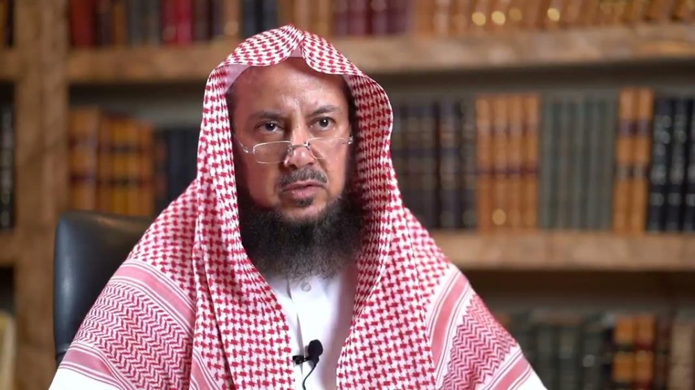 هل يجوز لي أن أعتد في بيت أهلي بعد وفاة زوجي ؟ الشيخ السليمان يجيب