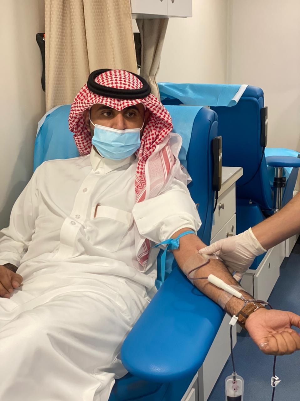 معالي مساعد وزير الموارد البشرية والتنمية الاجتماعية يدشن حملة التبرع بالدم بالحدود الشمالية