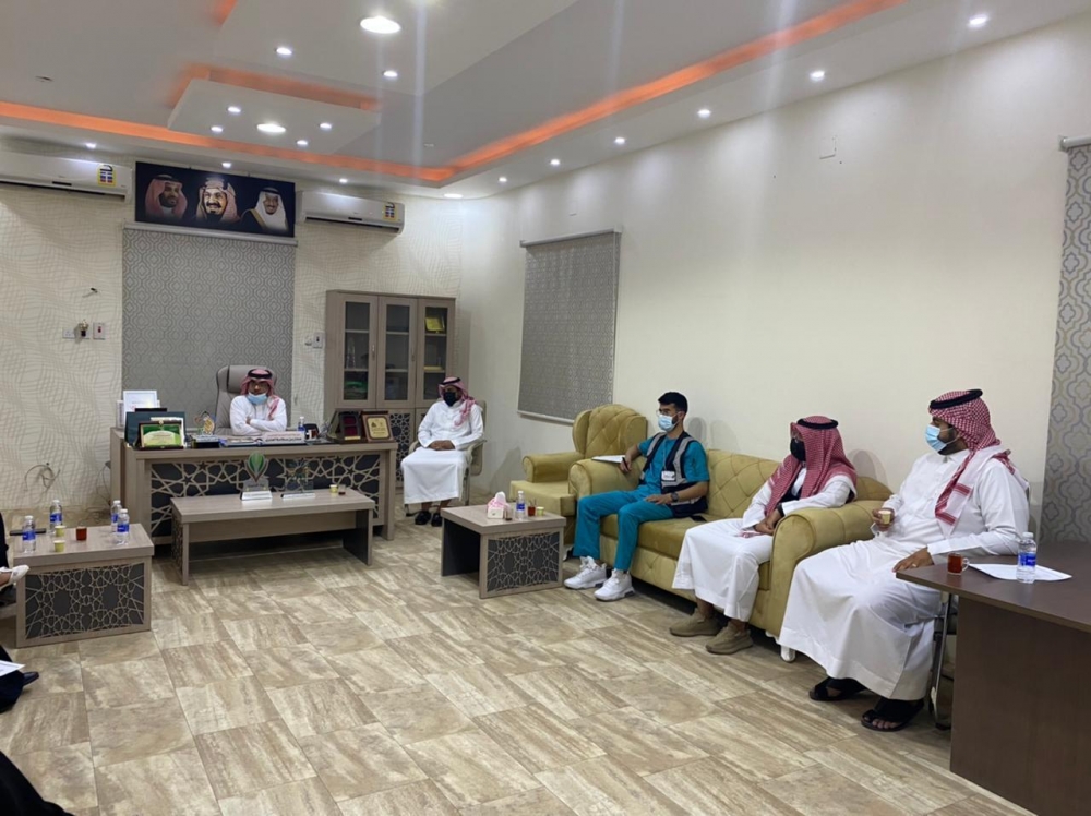 مدير مركز التنمية الاجتماعية بعرعر يجتمع بمسؤولي الفرق التطوعية