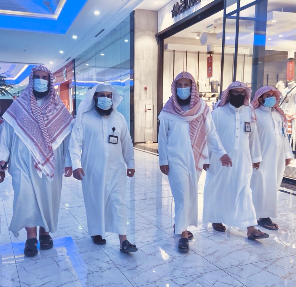 مدير فرع هيئة الأمر بالمعروف بالحدود الشمالية يتفقّد العمل ميدانياً في هيئة مدينة عرعر