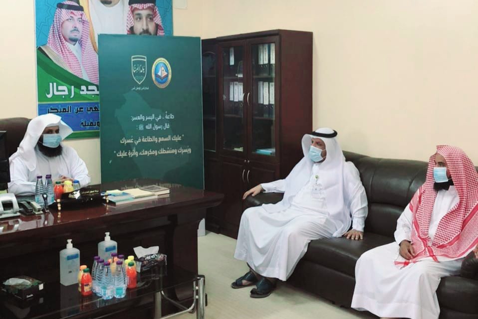 مدير فرع هيئة الأمر بالمعروف بالحدود الشمالية المكلف يقوم بجولة تفقدية على هيئة محافظة العويقيلة