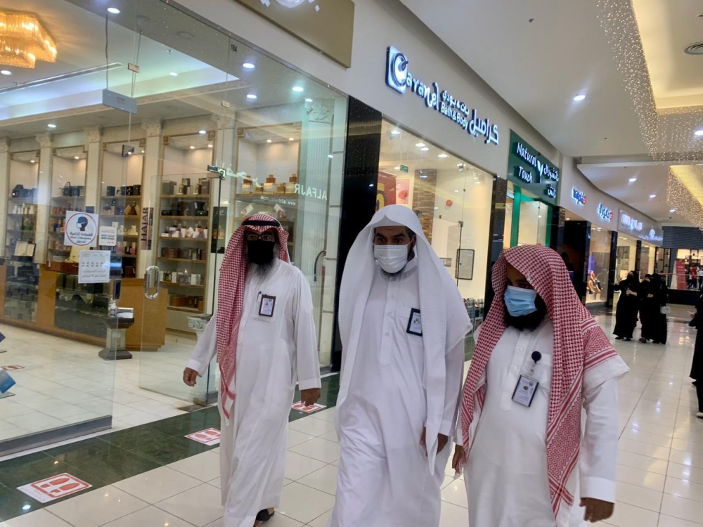 مدير هيئة الأمر بالمعروف بمنطقة القصيم يتفقد العمل خلال إجازة عيد الأضحى في أسواق مدينة بريدة