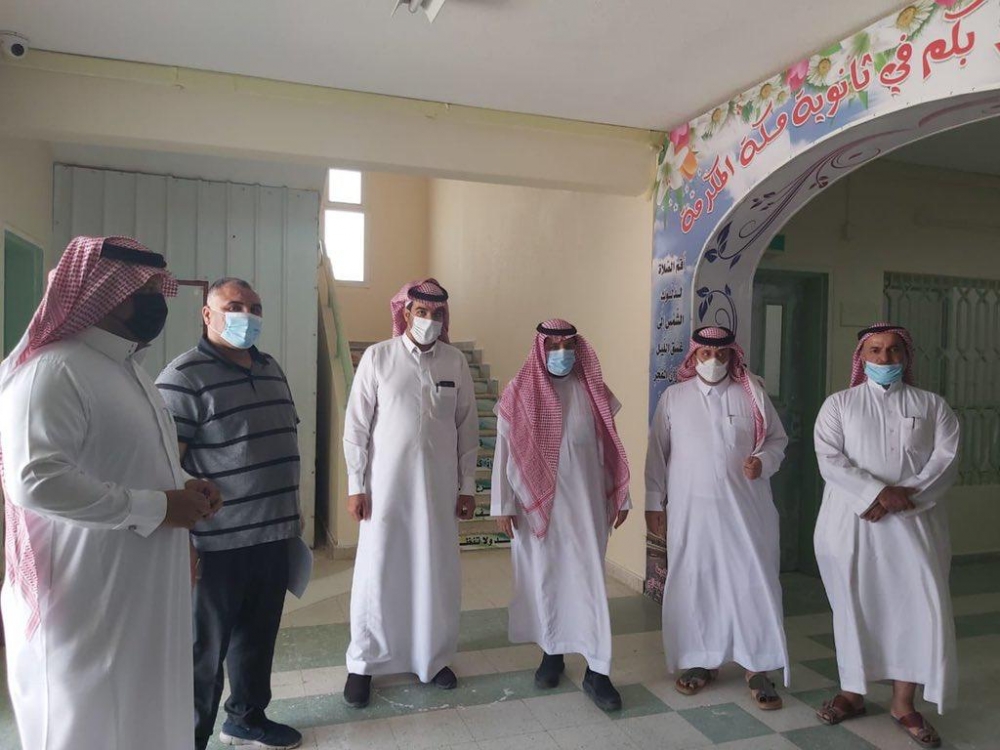 مدير تعليم الحدود الشمالية يتفقد المباني المدرسية