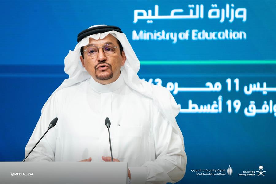 وزير التعليم يوضح آلية التعامل في حال رصد إصابات بكورونا في المدارس