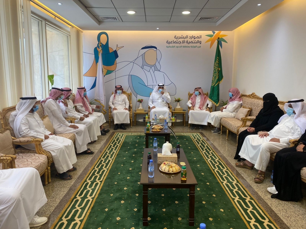 فرع الموارد البشرية وهيئة حقوق الانسان بالحدود الشمالية يكرمون عدد من المتبرعين بأعضائهم بمناسبة اليوم العالمي للعمل الإنساني